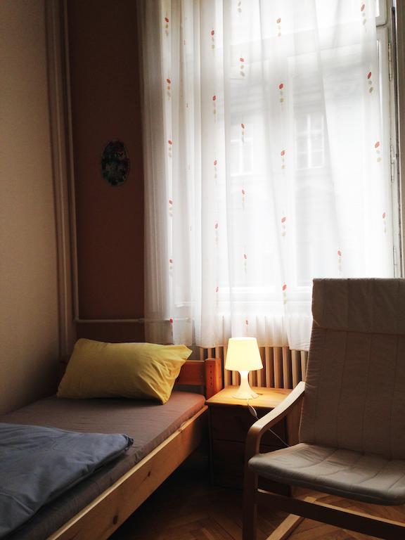 Yolo Hostel Budapest Zimmer foto