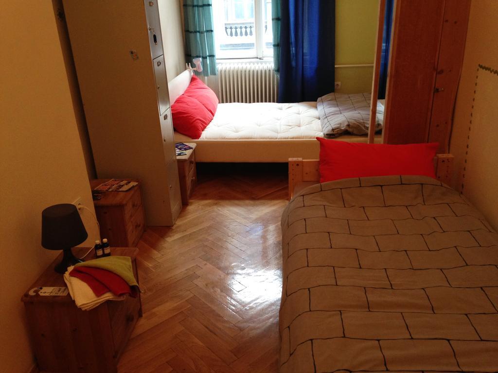 Yolo Hostel Budapest Zimmer foto