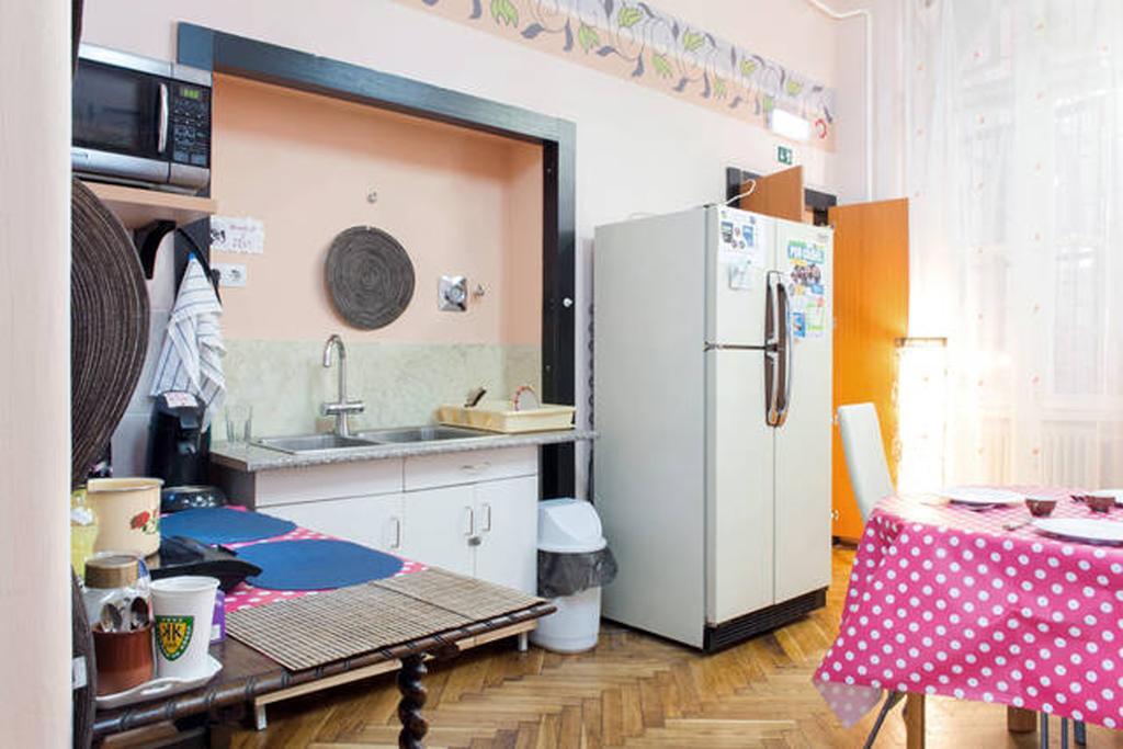 Yolo Hostel Budapest Exterior foto