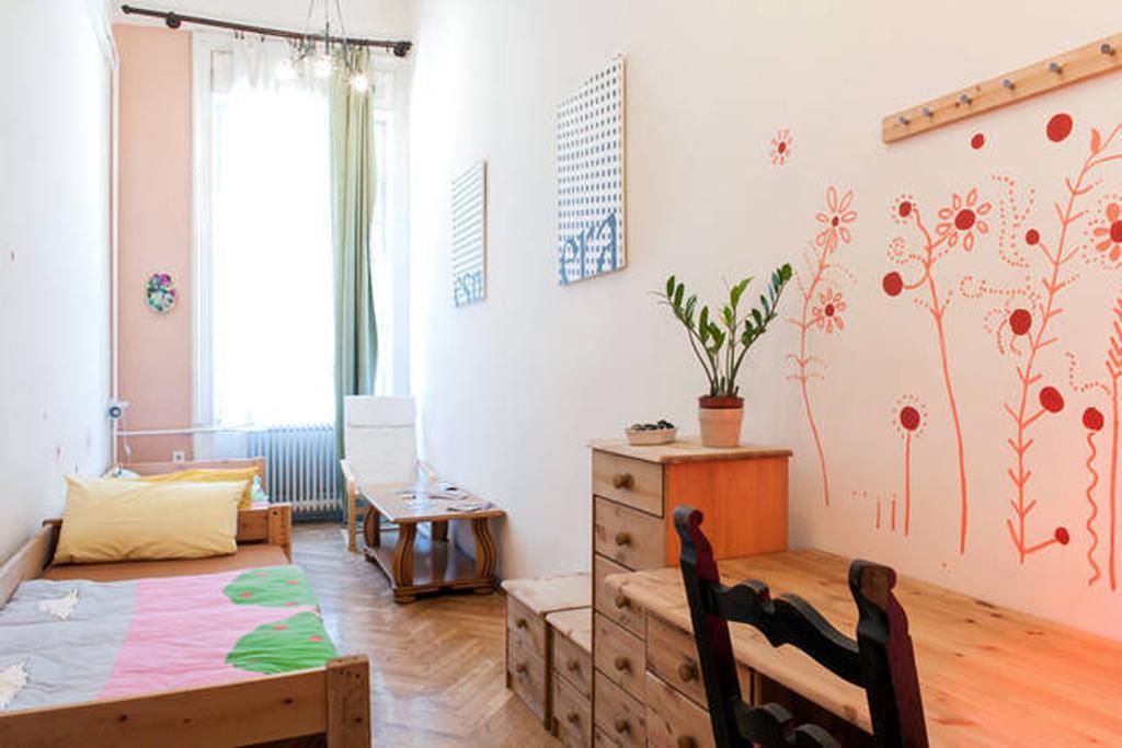 Yolo Hostel Budapest Exterior foto